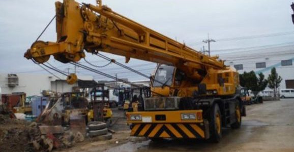 Car Junction Company offers this  Used Tadano TR250M Truck Crane Model 2001 for sale. The stock number 66699 is a used truck crane of Tadano model 2001. The yellow color crane has so far covered about 6300 miles.