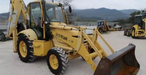 Komatsu WB93R-2 Backhoe Loader 2000